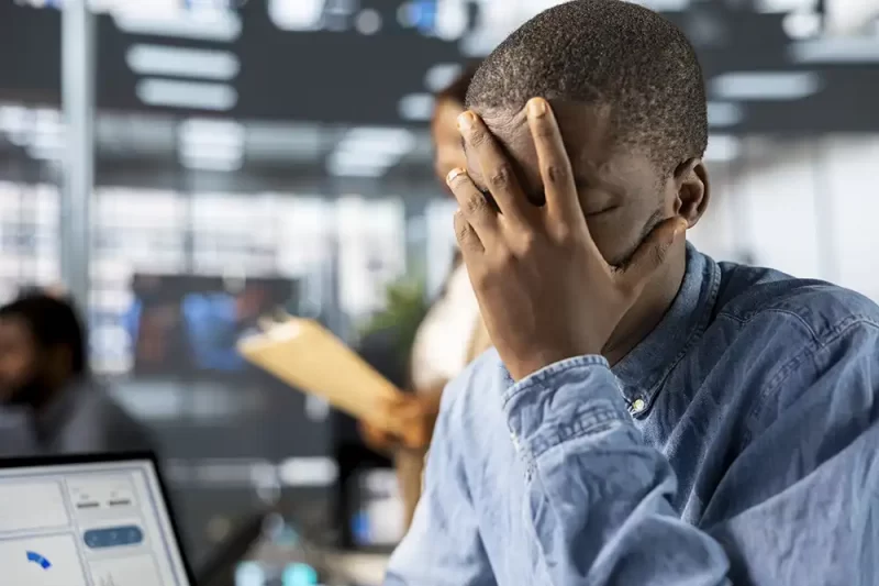 Burnout vira doença do trabalho em 2022. A Síndrome vai ganhar CID para ser doença ocupacional.